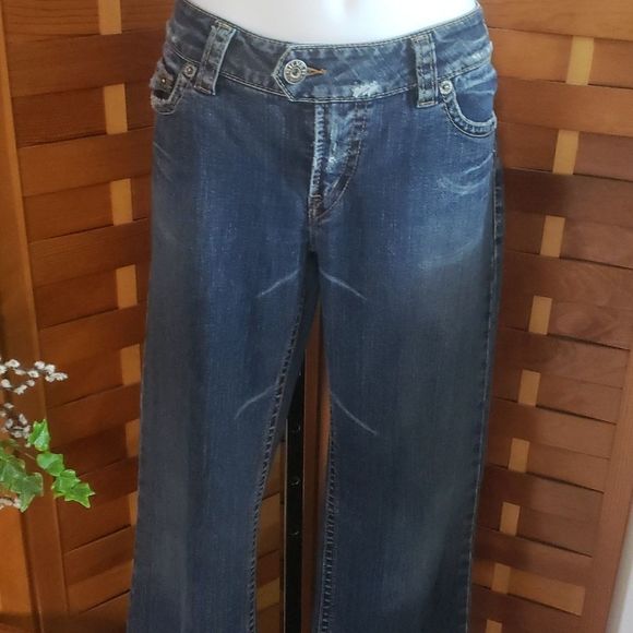 Silver brand Tuesday boot 👢 cut jeans - Picture 2 of 10